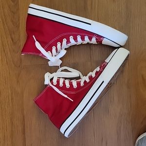 HASH BUBBIE red high top canvas sneakers classic size 8 New no tags/box
